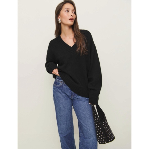 ReformationJadey v neck cashmere sweater